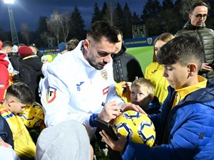 Sesiune de autografe în cantonamentul tricolorilor LOT A