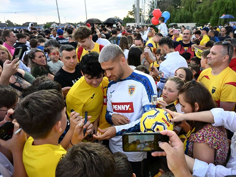 bilete Sesiune de autografe în cantonamentul tricolorilor LOT A